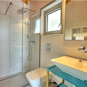 3 bedroom villa with pool & sea views, Makrades, sleeps 6